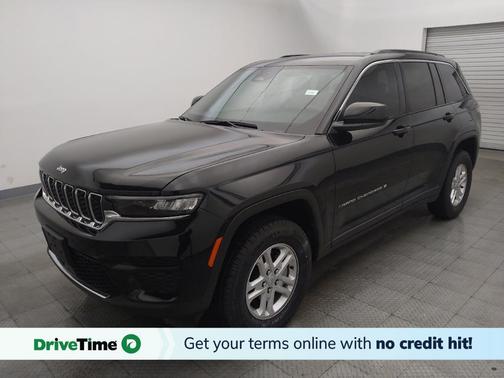 Diamond Black Crystal Pearlcoat 2024 Jeep Grand Cherokee Laredo