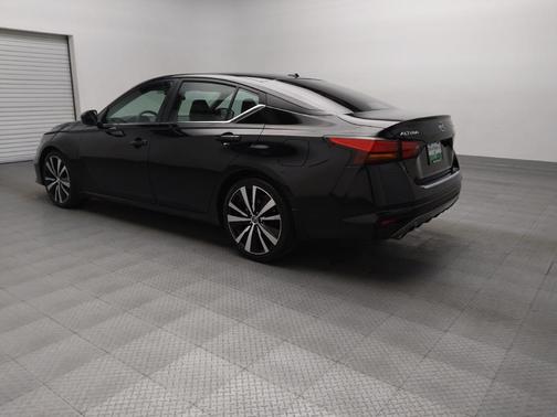 2022 Nissan Altima SR FWD