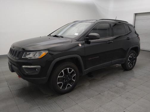 Diamond Black Crystal Pearlcoat 2020 Jeep Compass Trailhawk