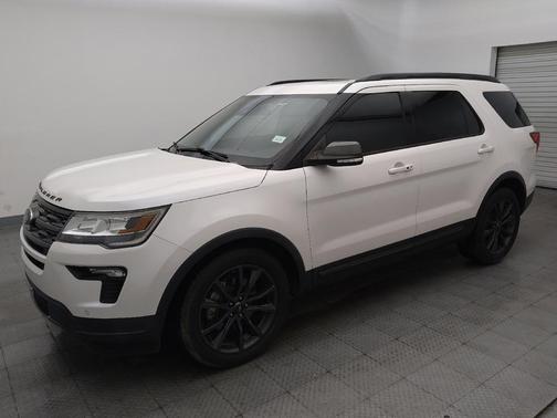 White 2018 Ford Explorer XLT
