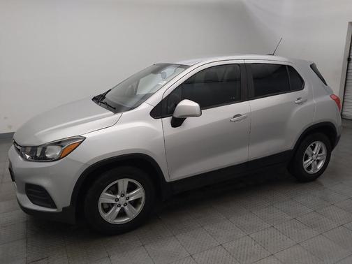 Silver Ice Metallic 2020 Chevrolet Trax LS
