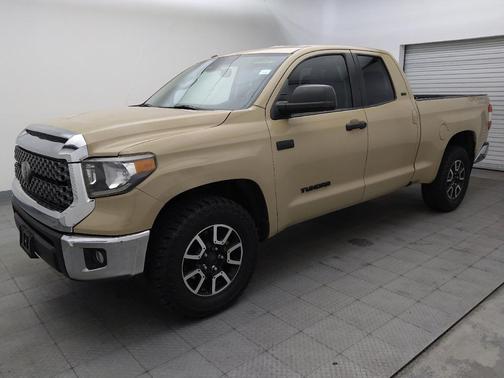 Tan 2019 Toyota Tundra SR5