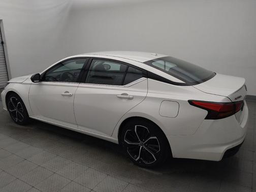 White 2025 Nissan Altima SR FWD