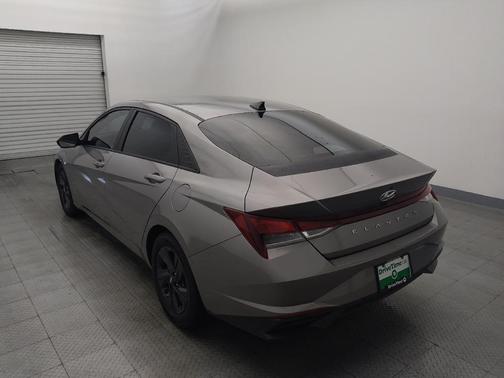 Fluid Metal 2022 Hyundai ELANTRA SEL