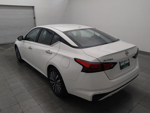 White 2025 Nissan Altima 2.5 SV