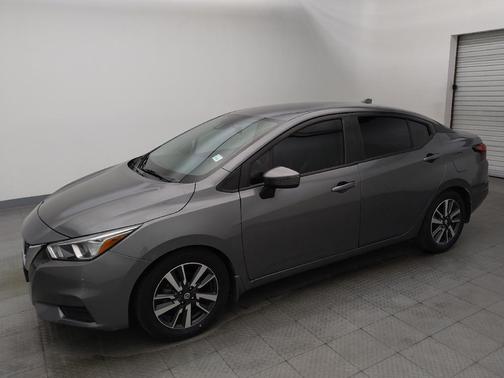 Gun Metallic 2020 Nissan Versa 1.6 SV