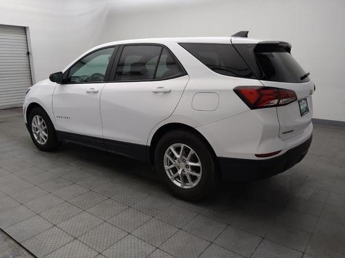Summit White 2022 Chevrolet Equinox LS