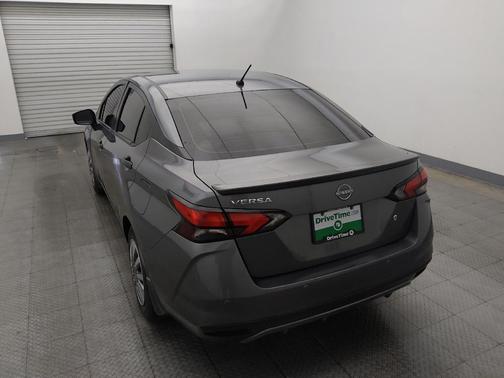 Gun Metallic 2024 Nissan Versa 1.6 S