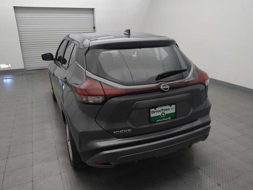Gun Metallic 2023 Nissan Kicks S