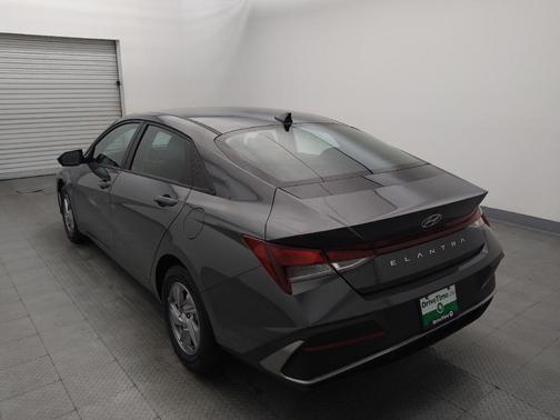 Ecotronic Gray 2025 Hyundai ELANTRA SE