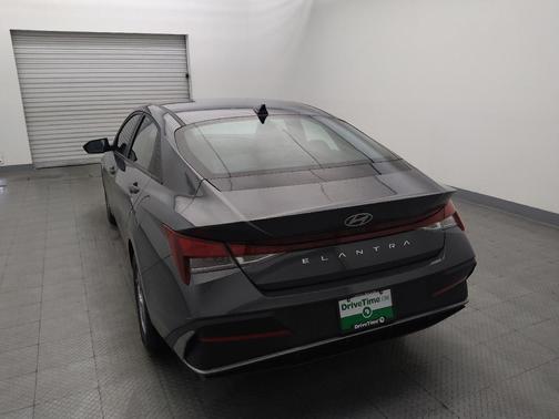 Ecotronic Gray 2025 Hyundai ELANTRA SE