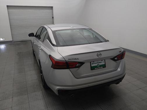 Brilliant Silver Metallic 2024 Nissan Altima SR FWD