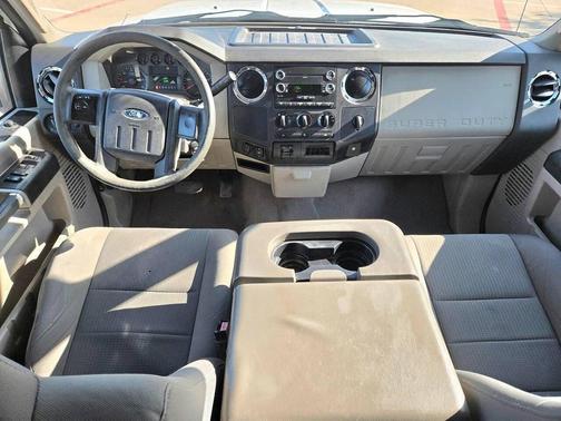 2009 Ford F-250 XLT Crew Cab