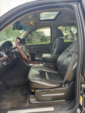 2010 Cadillac Escalade Luxury