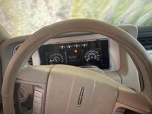2008 Lincoln Navigator Base