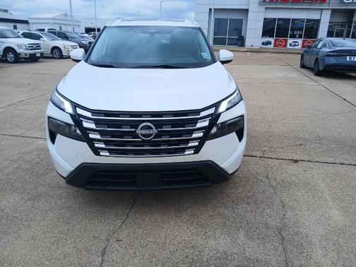 Everest White P 2024 Nissan Rogue SV