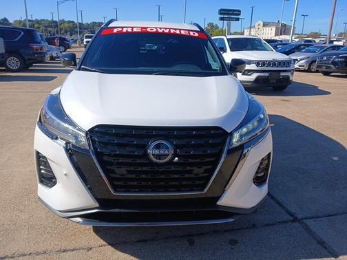 2024 Nissan Kicks SR