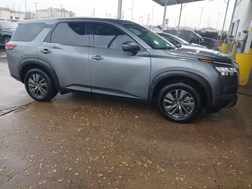 2022 Nissan Pathfinder S