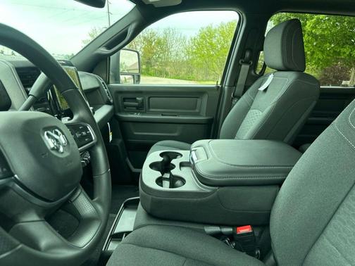 Diamond Black 2026 RAM 2500 Tradesman