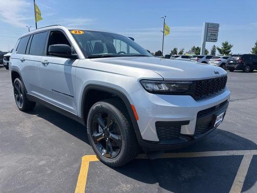 2025 Jeep Grand Cherokee L Laredo
