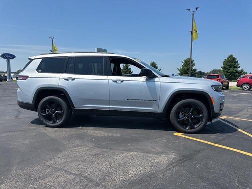 2025 Jeep Grand Cherokee L Laredo