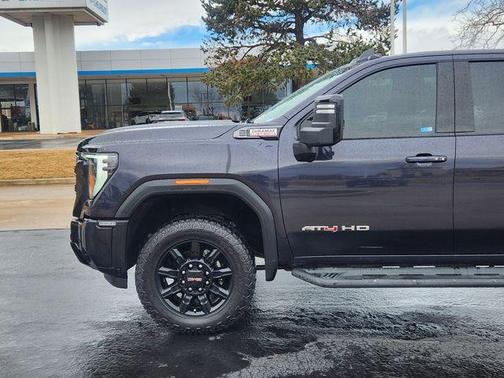 2024 GMC Sierra 2500 AT4