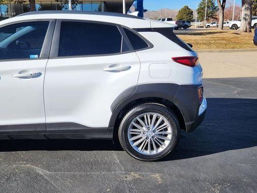 2021 Hyundai KONA SEL Plus