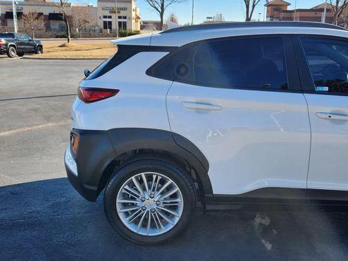 2021 Hyundai KONA SEL Plus