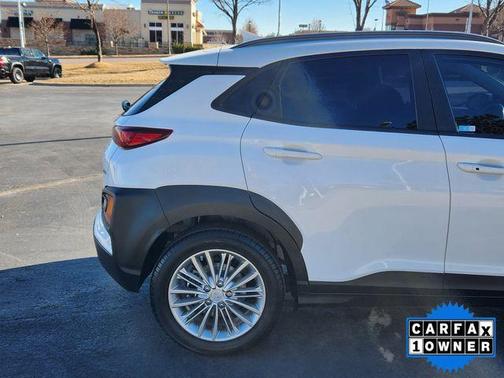 2021 Hyundai KONA SEL Plus