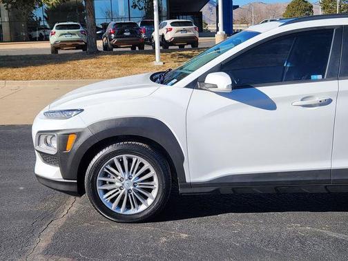 2021 Hyundai KONA SEL Plus