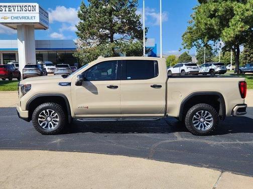 2023 GMC Sierra 1500 AT4