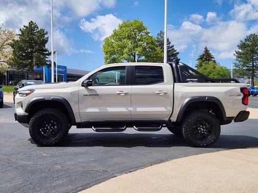 White Sand 2026 Chevrolet Colorado ZR2