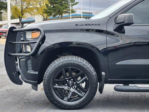 Black 2021 Chevrolet Silverado 1500 Custom