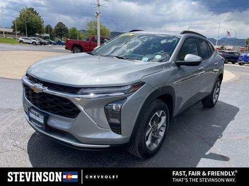 Sterling Gray Metallic 2026 Chevrolet Trax LT
