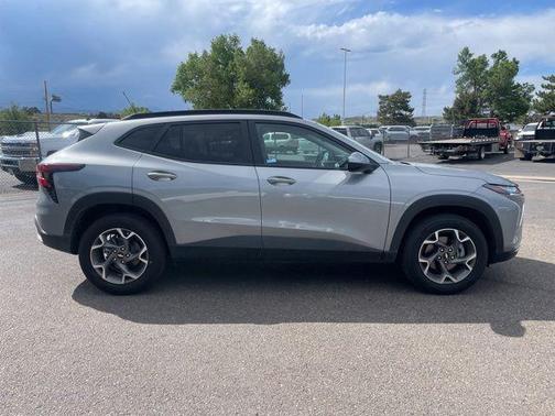 Sterling Gray Metallic 2026 Chevrolet Trax LT