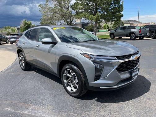 Sterling Gray Metallic 2026 Chevrolet Trax LT