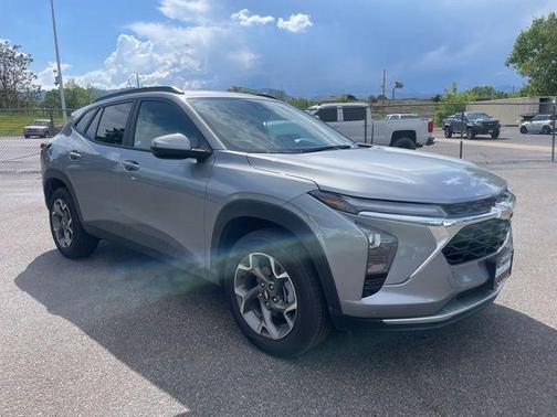 Sterling Gray Metallic 2026 Chevrolet Trax LT