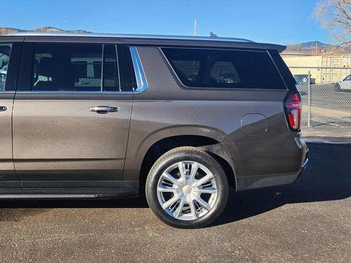 2021 Chevrolet Suburban High Country