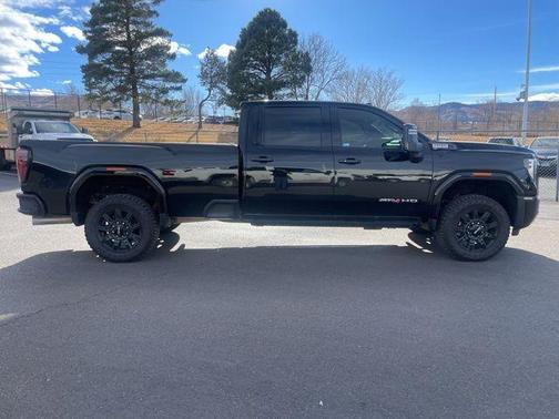 2024 GMC Sierra 2500 AT4