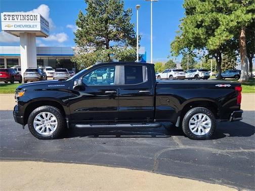 2022 Chevrolet Silverado 1500 Custom