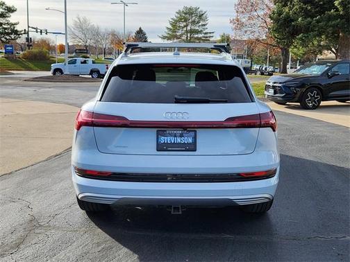 2019 Audi e-tron Prestige