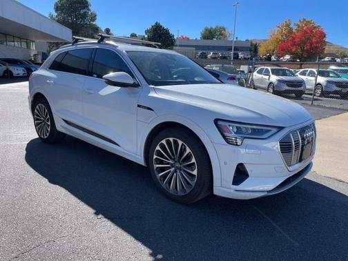2019 Audi e-tron Prestige