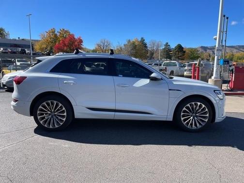 2019 Audi e-tron Prestige