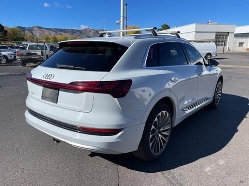 2019 Audi e-tron Prestige