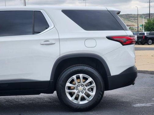 Summit White 2023 Chevrolet Traverse LS