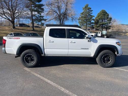 Super White 2018 Toyota Tacoma TRD Off Road