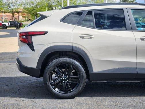 White Sand 2026 Chevrolet Trax ACTIV