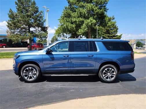 2025 Chevrolet Suburban LT