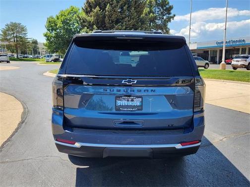 2025 Chevrolet Suburban LT