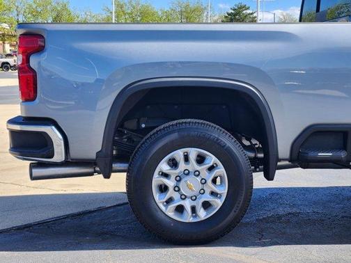 Sterling Gray Metallic 2026 Chevrolet Silverado 3500 LT